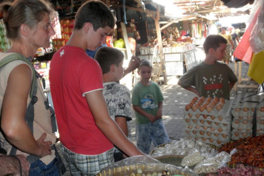 Lombok Walk Tour in Traditional Market